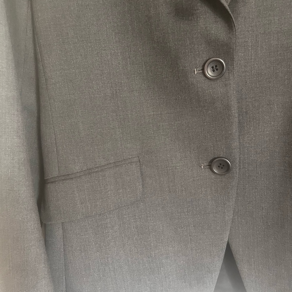 Theory Gray 2 Button Blazer, Size 2 - image 4